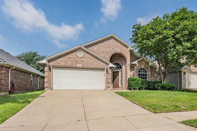 8861 SUNSET TRACE DR, FORT WORTH, TX 76244, photo 1 of 31