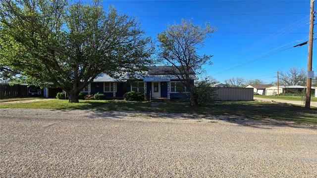 2411 BRISTOL DR, SWEETWATER, TX 79556, photo 2 of 39