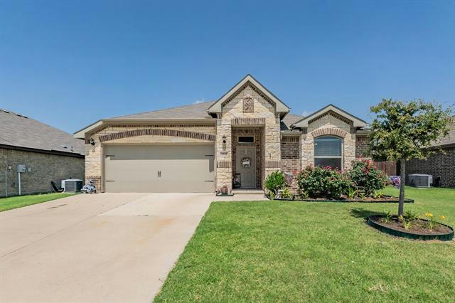2532 SILVER FOX TRL, WEATHERFORD, TX 76087, photo 1 of 30