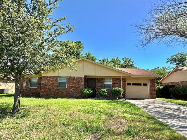 1502 PATRICIA DR, GAINESVILLE, TX 76240, photo 1 of 20