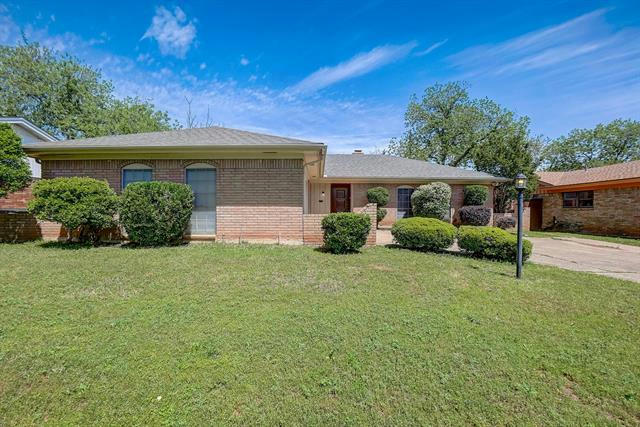 5021 SAINT LAWRENCE RD, FORT WORTH, TX 76103, photo 1 of 35