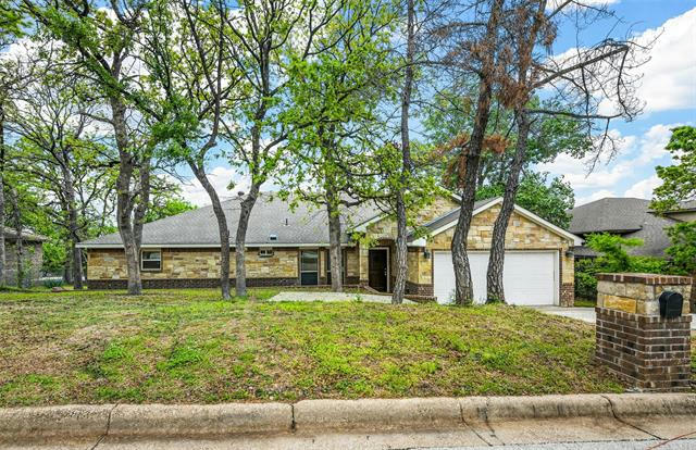 901 HIGHWOODS TRL, FORT WORTH, TX 76112, photo 1 of 40