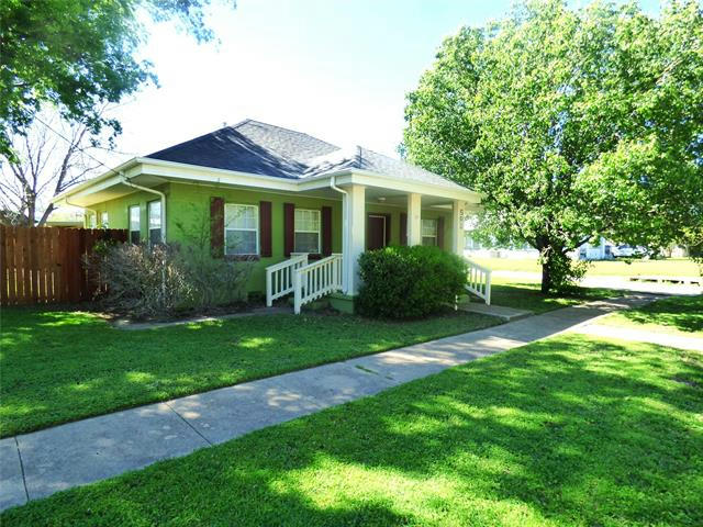 501 S DAUGHERTY AVE, EASTLAND, TX 76448, photo 1 of 40