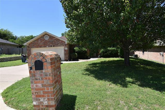 2222 CREEK SIDE DR, WEATHERFORD, TX 76087, photo 1 of 27