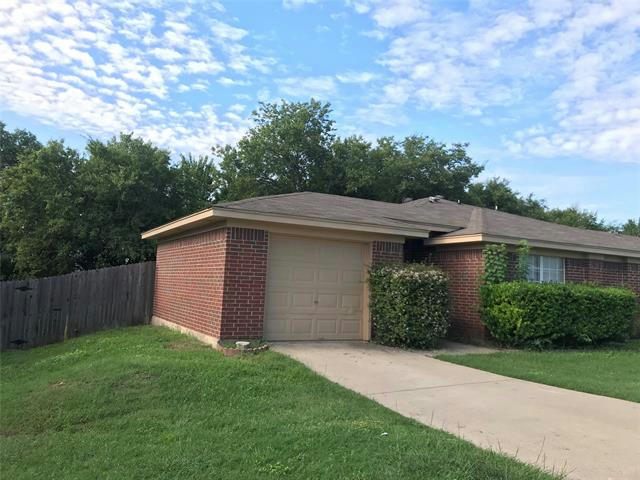 5741 SHADYDELL DR, FORT WORTH, TX 76135, photo 1 of 10