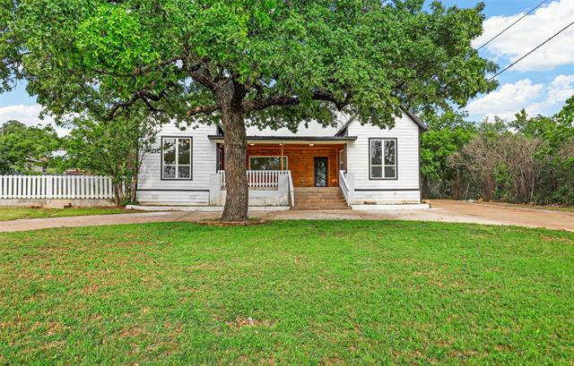 210 SW 5TH AVE, MINERAL WELLS, TX 76067, photo 1 of 25