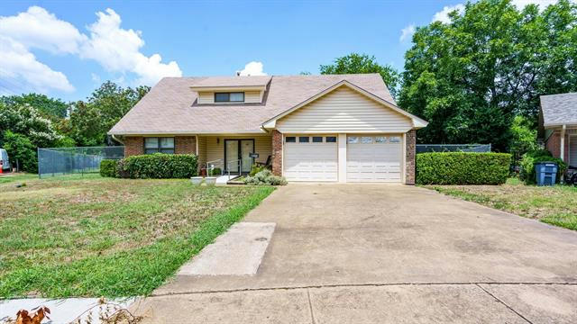 203 HARRINGTON CIR, DUNCANVILLE, TX 75116 - Image 1