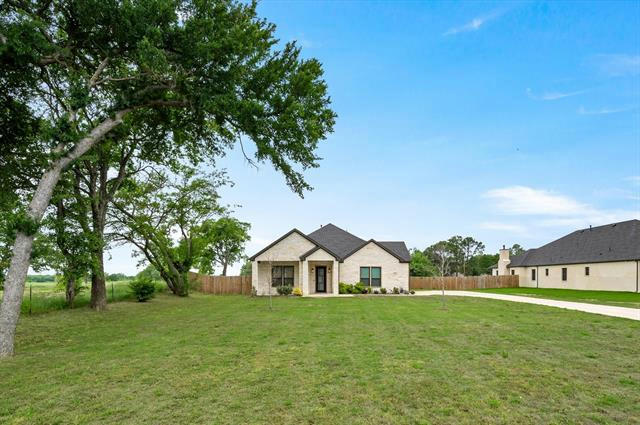 315 LOVERS LN, TERRELL, TX 75160, photo 1 of 40