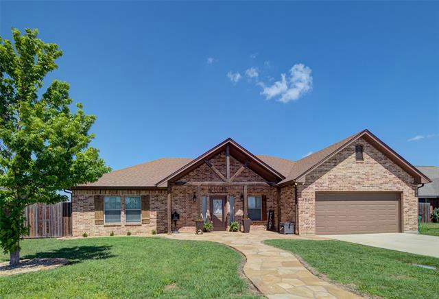 704 MEADOW LN, BOWIE, TX 76230, photo 1 of 24