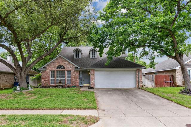 230 BRITTANY DR, EULESS, TX 76039, photo 1 of 32
