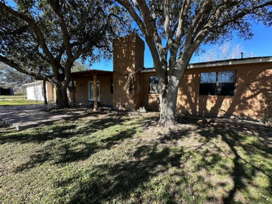 150 PRIVATE QUIROGA ST, BEEVILLE, TX 78102, photo 2 of 17