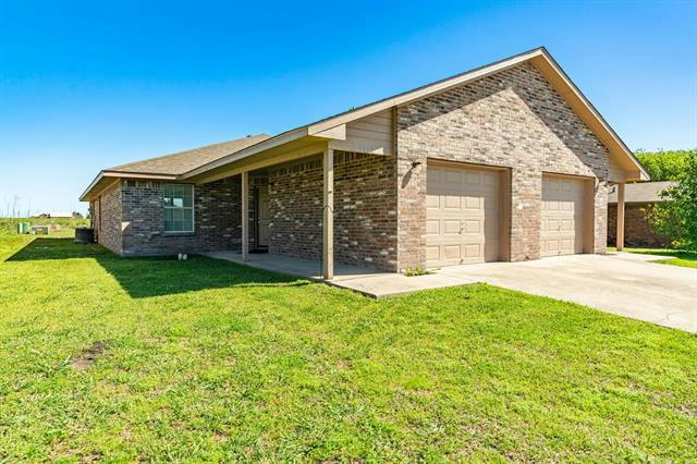 3920 PEPERPORT DR, GREENVILLE, TX 75402, photo 1 of 40