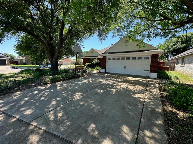 1216 PRINCETON PL, EULESS, TX 76040, photo 1 of 17