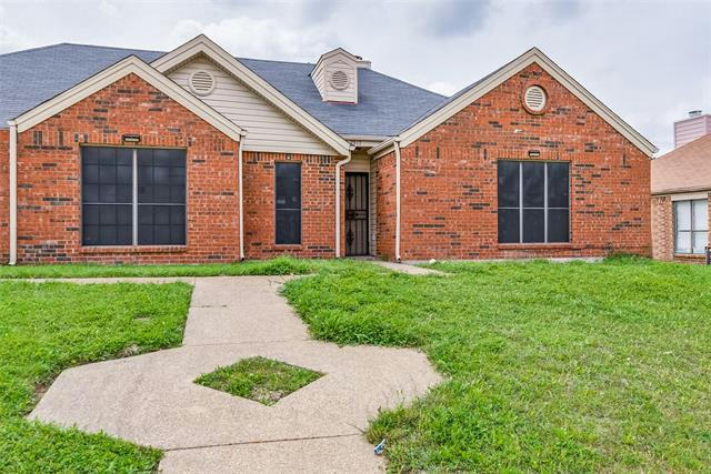 2917 TANGLEWOOD DR, LANCASTER, TX 75134, photo 1 of 25