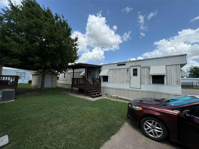 3041 FEATHERSTONE DR, FORT WORTH, TX 76140, photo 1 of 13