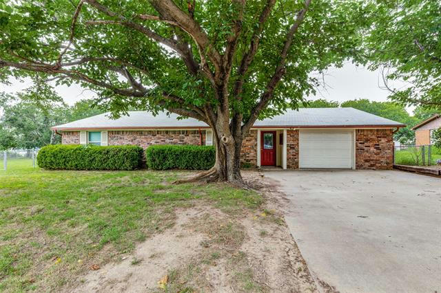 105 HALL ST, WEATHERFORD, TX 76088, photo 1 of 23