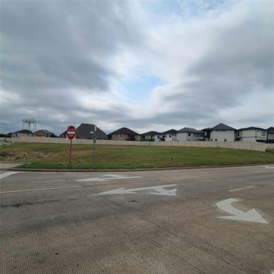 16 W ROCHELLE RD, IRVING, TX 75062 - Image 1