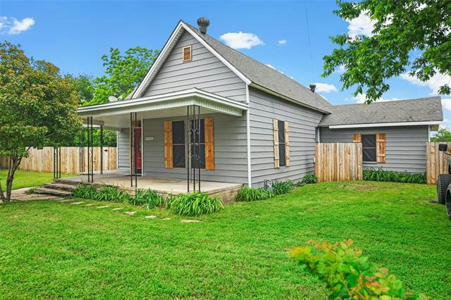 403 USSERY ST, BOWIE, TX 76230, photo 1 of 22