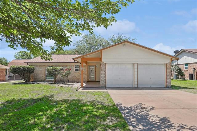 220 E CUNNINGHAM AVE, CROWLEY, TX 76036, photo 1 of 37