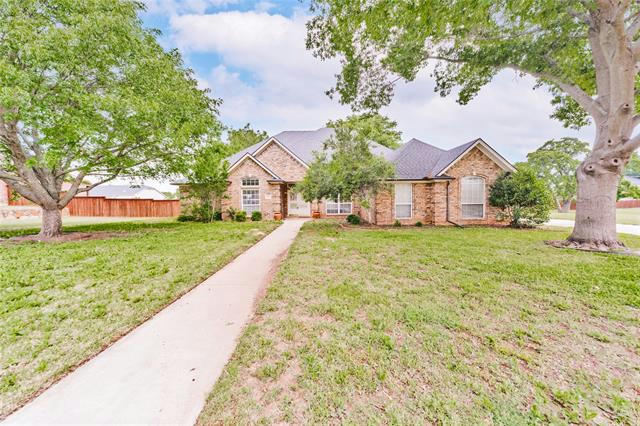 811 WOODLAND TRL S, BOWIE, TX 76230, photo 1 of 29