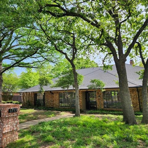 1713 ROCK VIEW CT, FORT WORTH, TX 76112, photo 1 of 37
