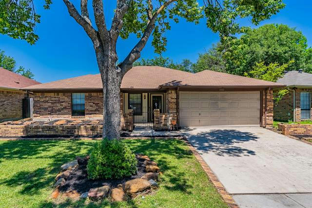 1900 WILLOW VALE DR, FORT WORTH, TX 76134, photo 1 of 33