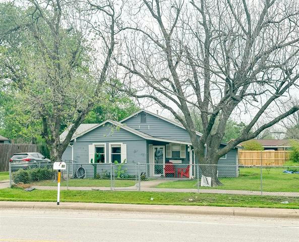 803 S 3RD ST, GRANDVIEW, TX 76050, photo 1 of 32