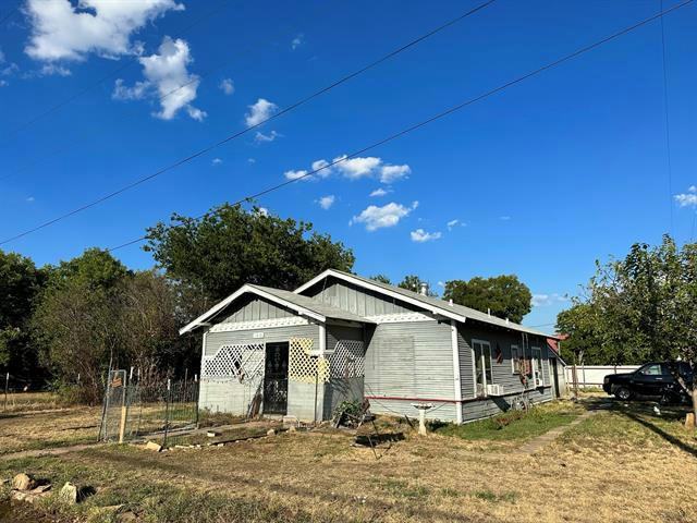 1013 S NECHES ST, COLEMAN, TX 76834, photo 1 of 16