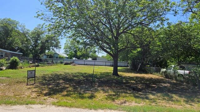 2114 S NECHES ST, COLEMAN, TX 76834, photo 4 of 9
